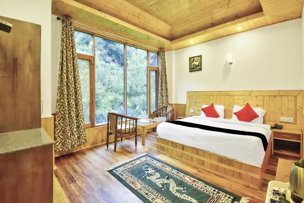 Phalguni Regency Hotel Manali (Himachal Pradesh)